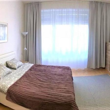 Apartment By The Museum Praha Bagian luar foto