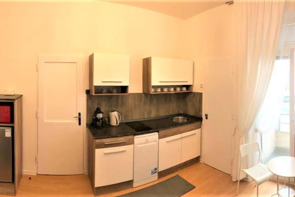 Apartment By The Museum Praha Bagian luar foto